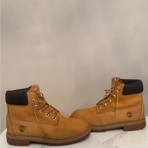 Timberland 6-Inch Wheat Nubuck Waterproof Boots Men’s 6.5 / Women’s 8 Work Hiker
